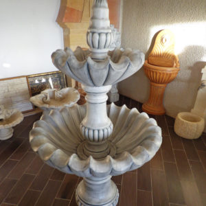 Fontaine centrale de jardin en pierre – FMC15
