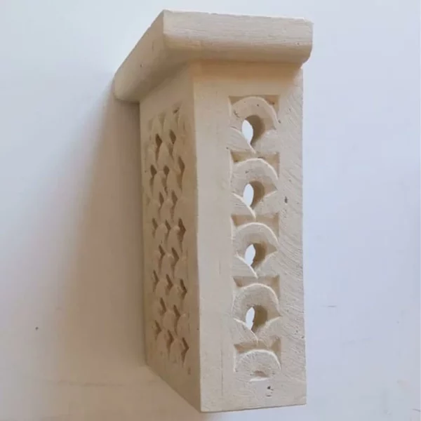 Lanterne Sculptée en Pierre Naturelle – Modèle Tradition AP07