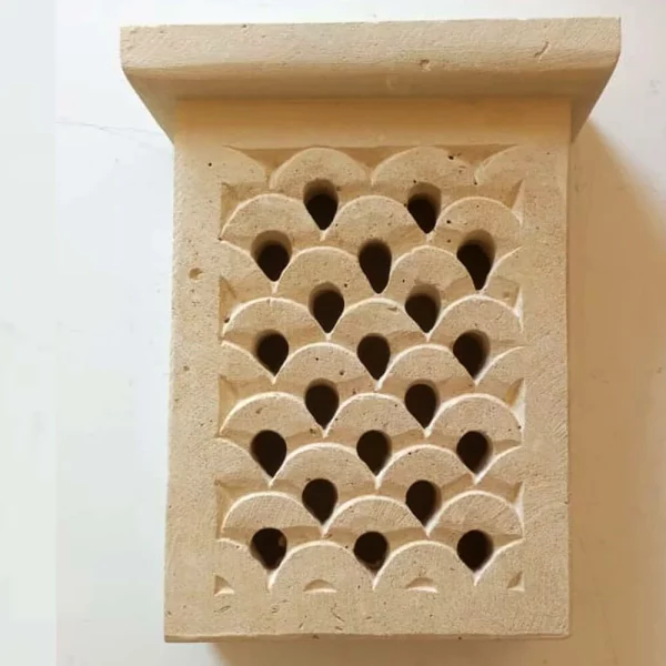 Lanterne Sculptée en Pierre Naturelle – Modèle Tradition AP07